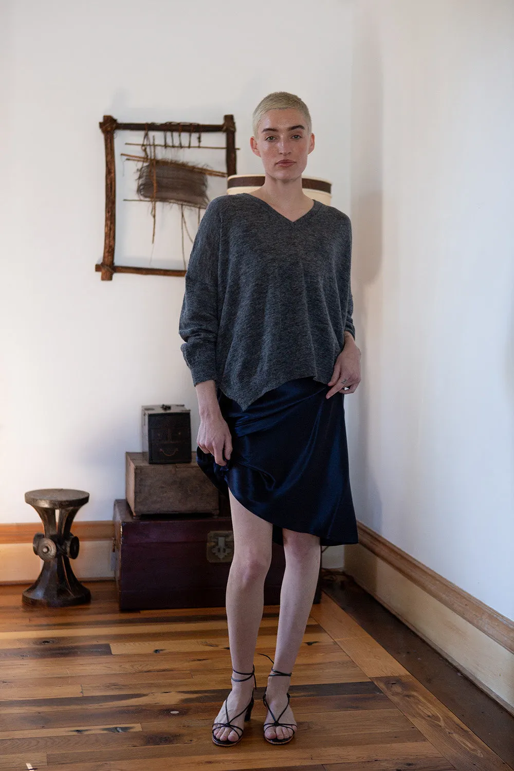 Anna Alpaca V Neck In Ash