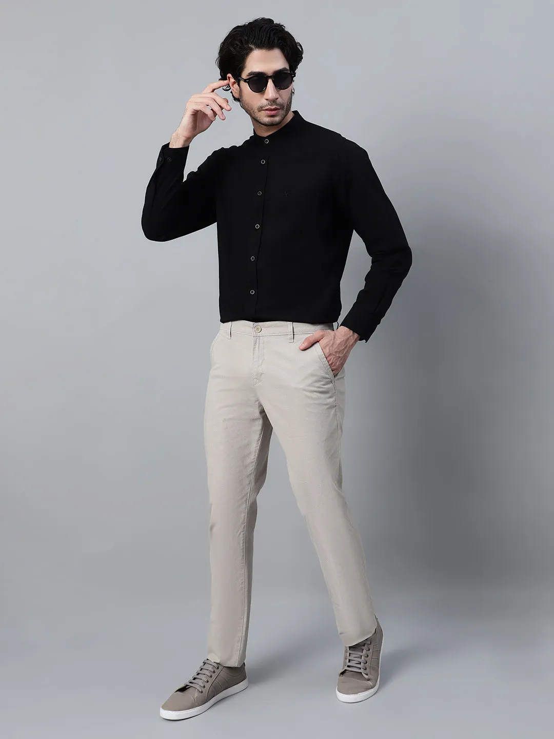 Men's Beige Self Design Non-Pleated Casual Trouser