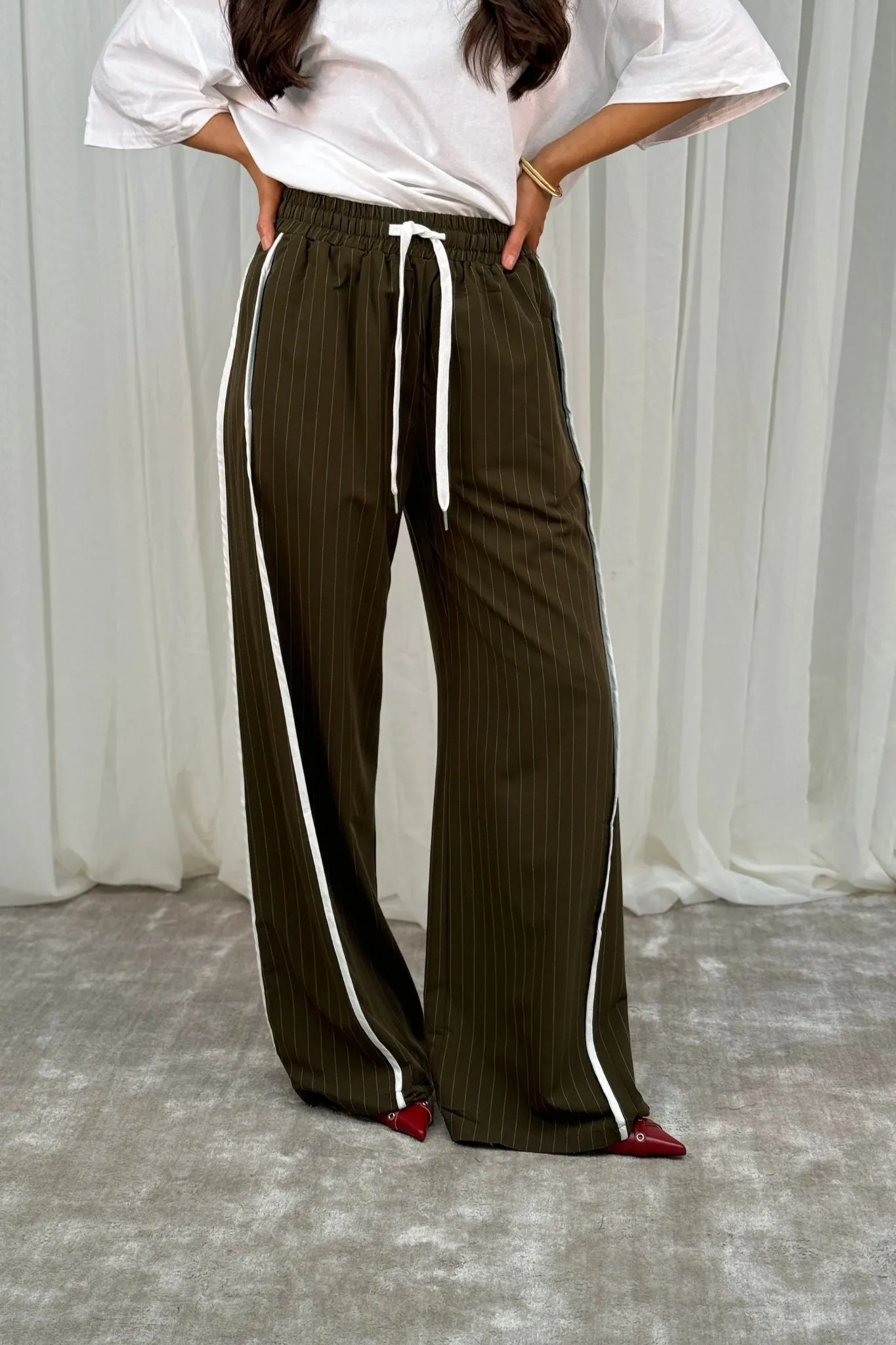 Millie Contrast Stripe Trousers In Khaki